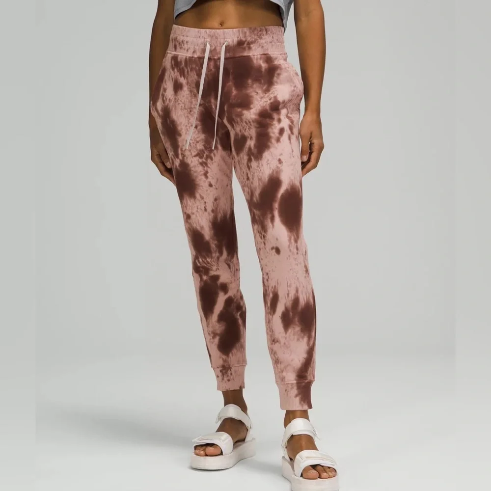 Lululemon Warm down Jogger sweatpants sz 14 NWOT
